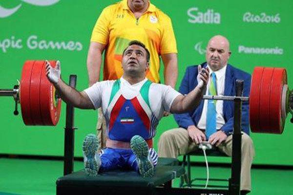 حمزه محمدی در دسته 65 کیلوگرم وزنه برداری مدال برنز گرفت