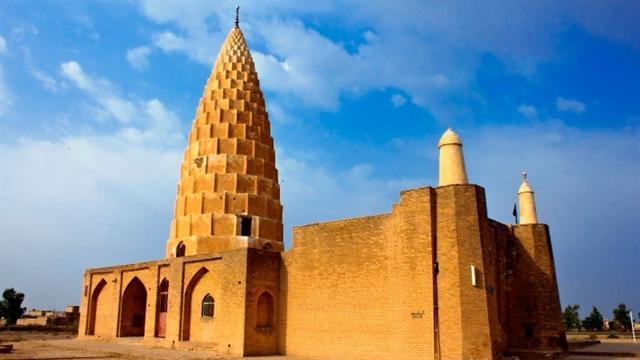 عکس های منتشرشده از تخریب آرامگاه یعقوب لیث مربوط به بنای عکس های منتشرشده از تخریب آرامگاه یعقوب لیث مربوط به بنای الحاقی است