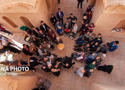بازدید معلولین از بناهای تاریخی برای اولین بار در جشنواره معلولین یزد