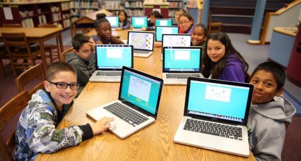 جاسوسی از دانش آموزان آمریکایی با لپ تاپ